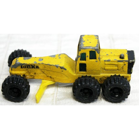 VTG 1994 Tonka Miniature Diecast Yellow Motor Grader Tractor 1:64 Scale 4" Truck - Picture 4 of 9